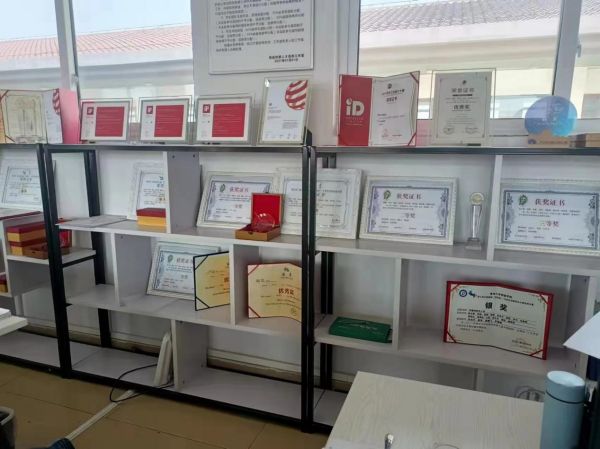 威客电竞科技点燃梦想 ——记贵阳信息科技学院“双师型”教师向泓兴(图2)
