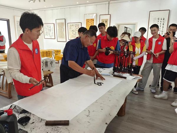 威客电竞贵阳信息科技学院智能工程系团总支开展“三下乡”社会实践活动(图1)