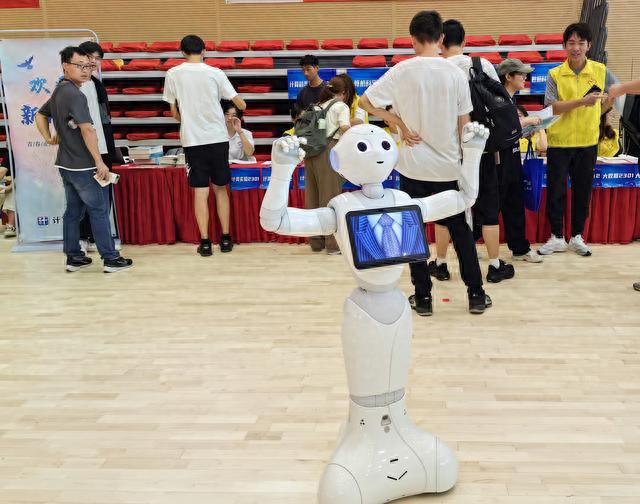 威客电竞北京信息科技大学为2023级外地新生家长提供校内住宿(图2)