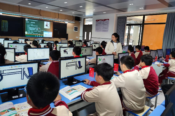 教育部义务教育课程标准信息科技视导小组赴广州市黄埔区调威客电竞研(图1)