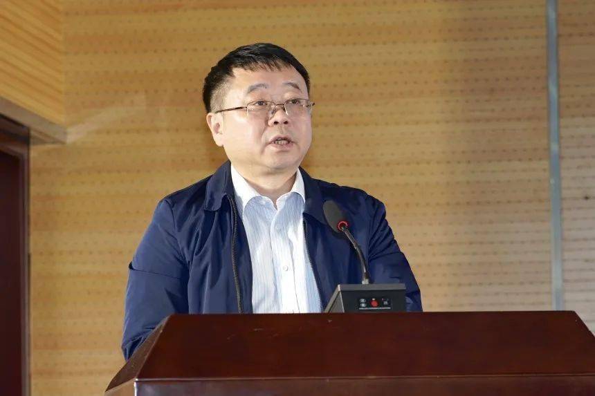 乘势而上 聚力前行 “义务教育信息科技课程标准实验研究项目”交流展示活动在康巴威客电竞什开幕(图2)