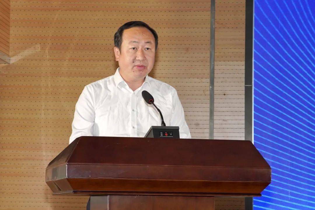 乘势而上 聚力前行 “义务教育信息科技课程标准实验研究项目”交流展示活动在康巴威客电竞什开幕(图3)