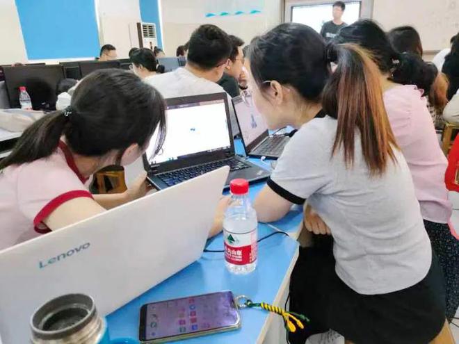 长沙岳麓区信息科技学科培训关注新理念、挖掘新技术威客电竞(图7)