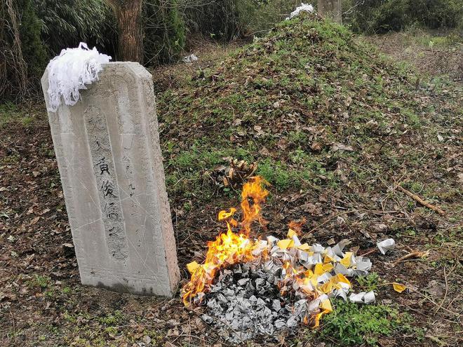 “威客电竞早清明晚十一过年上坟小傍中”啥意思？今年哪天上坟最好？(图4)